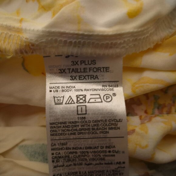 Old Navy Womens Cami Romper 3X Plus Floral Adjustable Straps Pull On - Picture 6 of 7